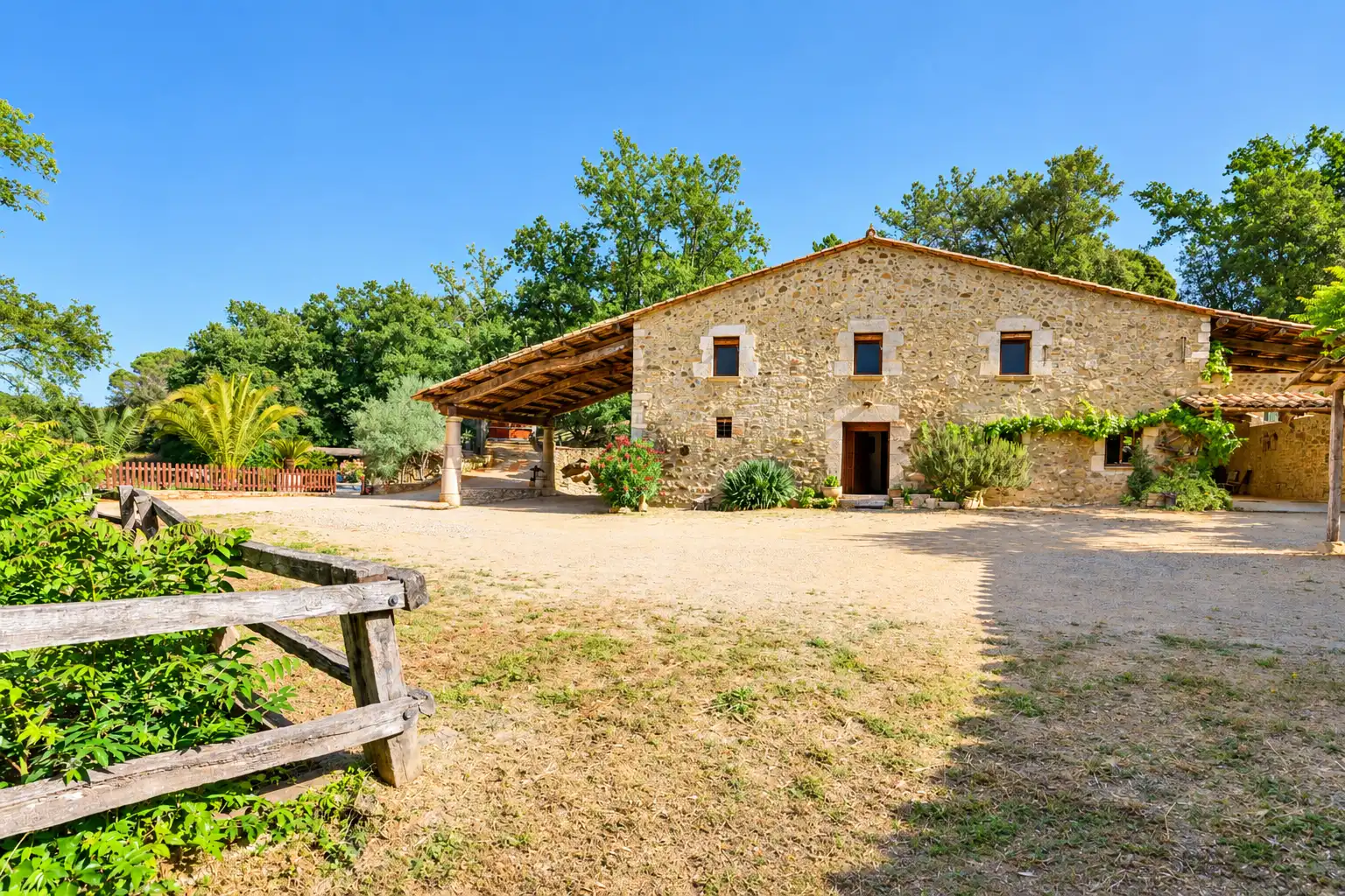 Casa rustica con piscina in vendita a Aiguaviva
