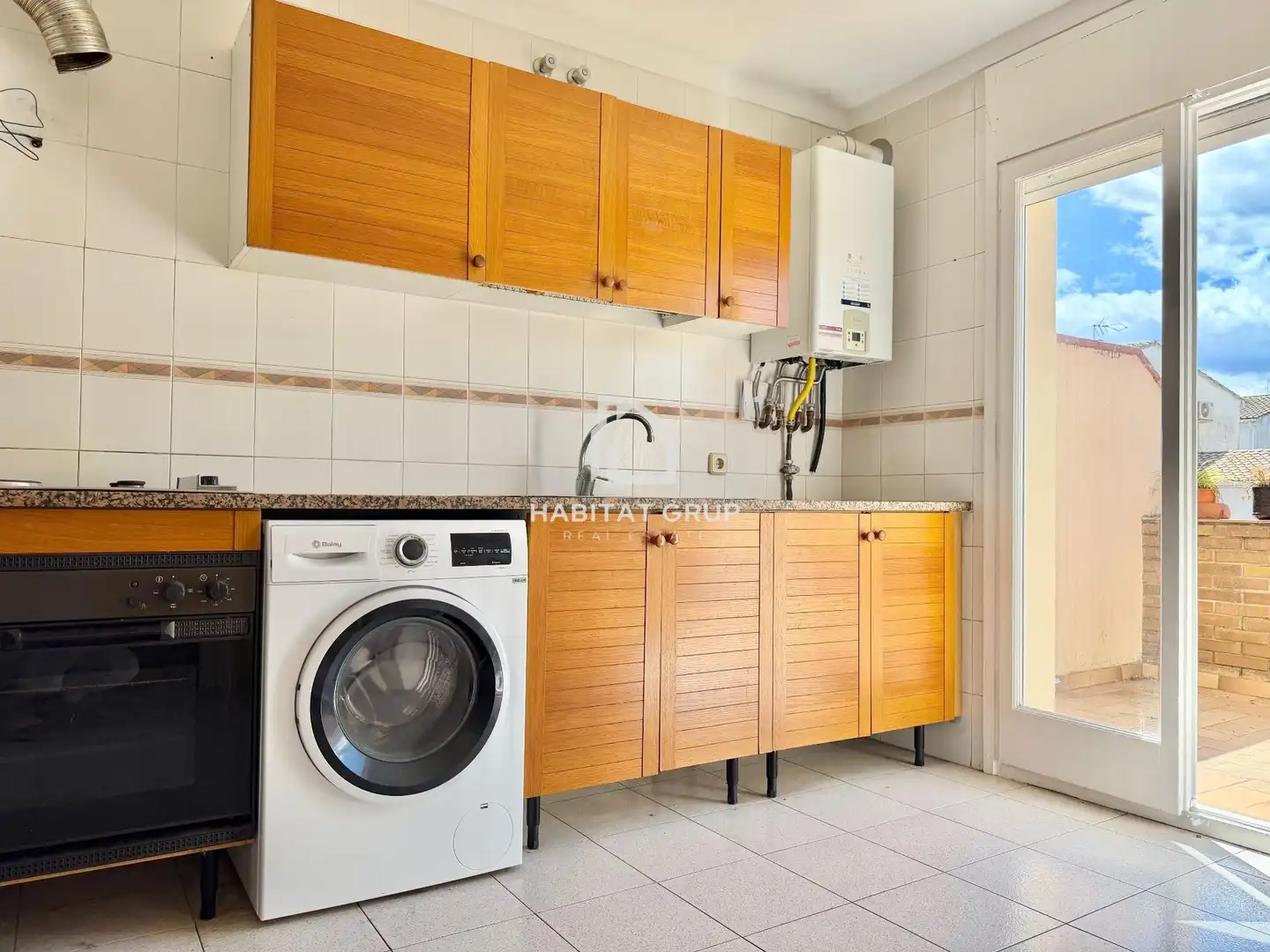 Cocina de Casa adosada en venta en Girona con Calefacción, Jardín privado y Terraza