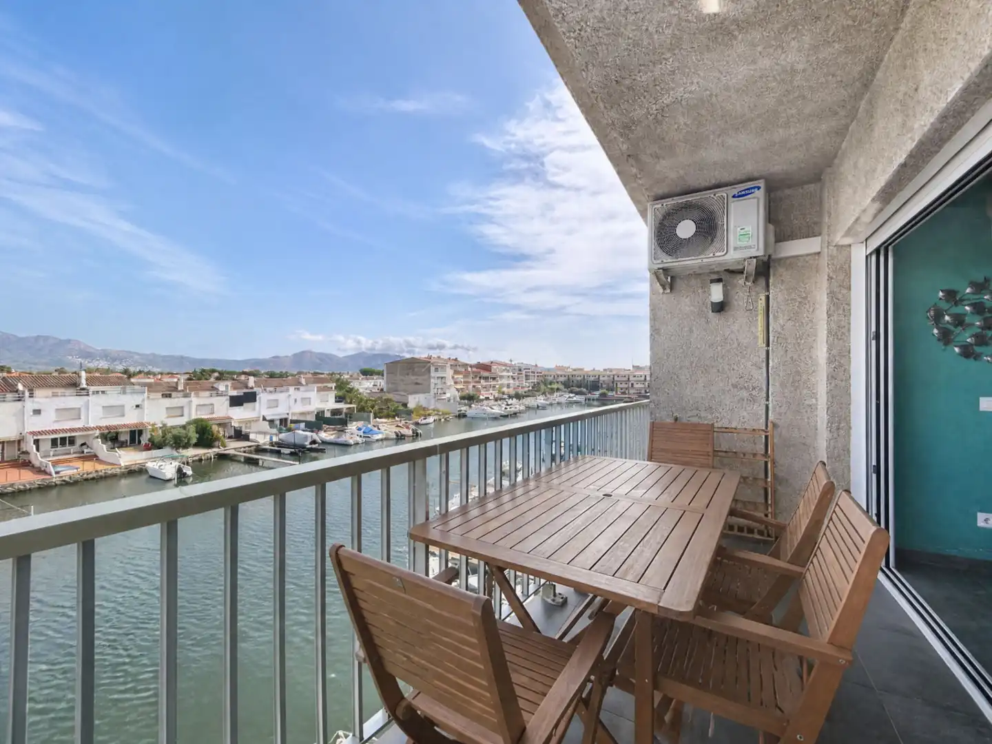 Terrasse von Wohnung zum Verkauf in Empuriabrava mit Klimaanlage, Heizung und Terrasse