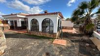 Vista exterior de Casa adosada en venda en Arona amb Jardí privat i Terrassa