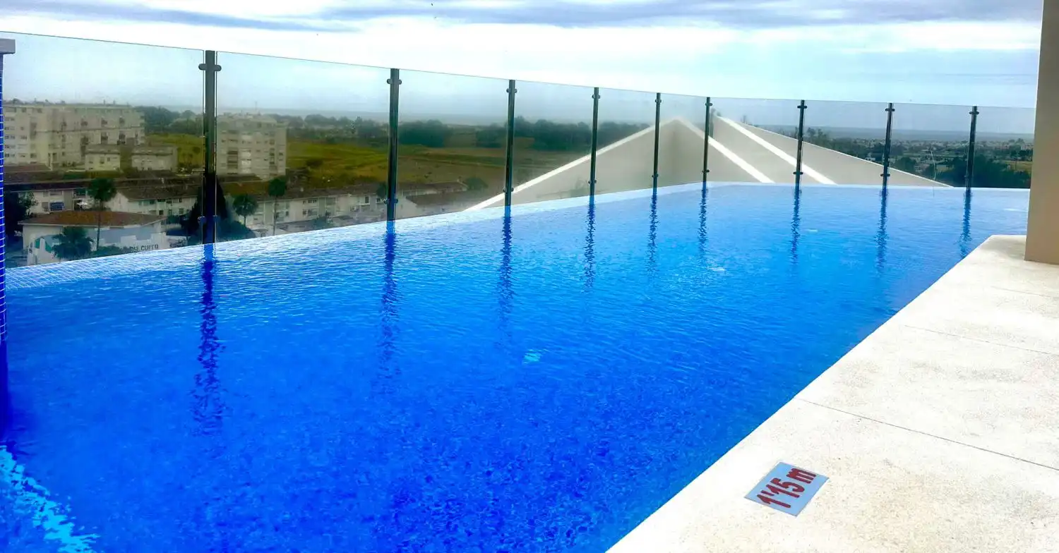 Piscina de Àtic de lloguer en Marbella amb Terrassa, Traster i Balcó