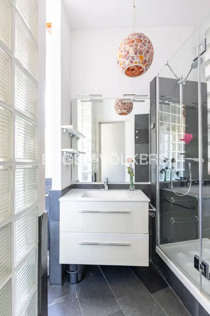 Badezimmer von Wohnung zur Miete in Madrid mit Klimaanlage, Heizung und Möbliert