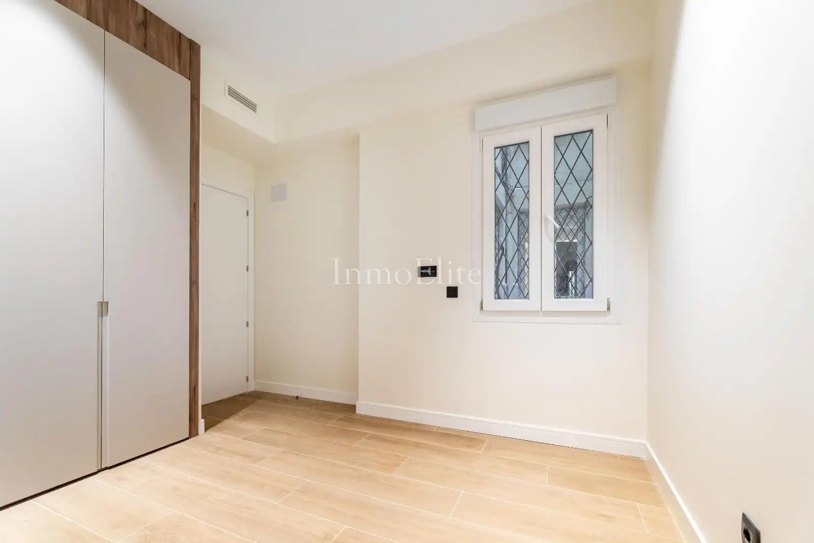 Flat with lift for sale in Diego de León, imagen 37