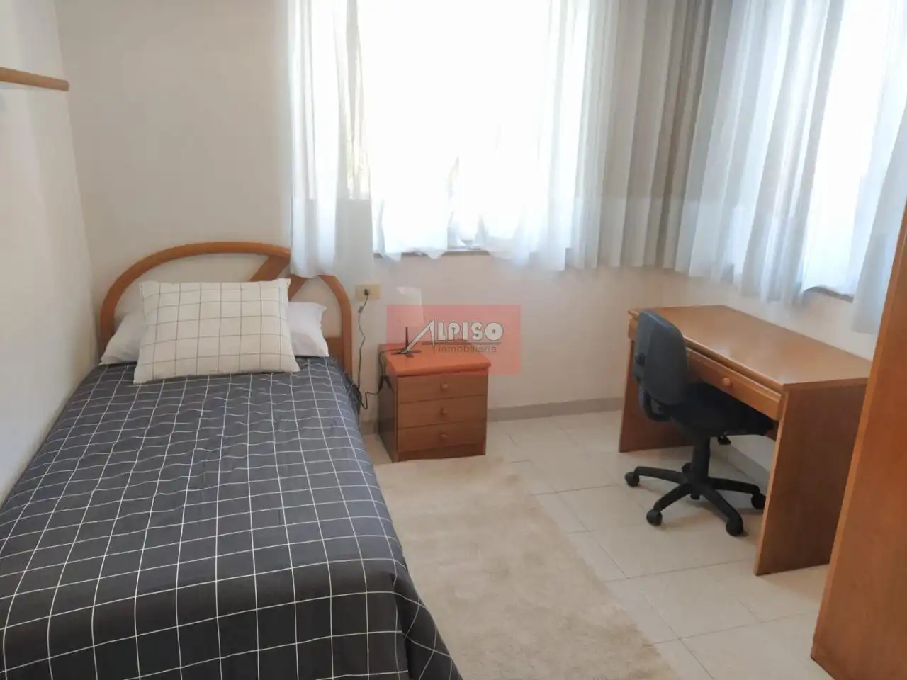 Habitación de Piso de alquiler en Ourense Capital  con Calefacción, Amueblado y Balcón