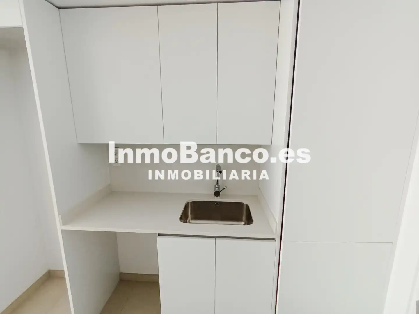 Flat for rent in Valencia  with Air Conditioner, Heating and Storage room