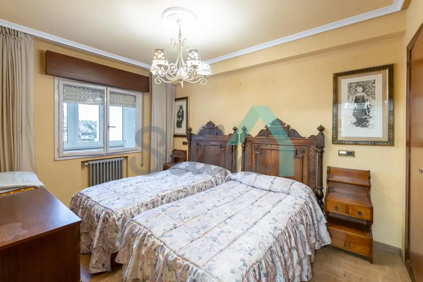 Habitación de Piso en venta en Oviedo  con Calefacción, Parquet y Terraza