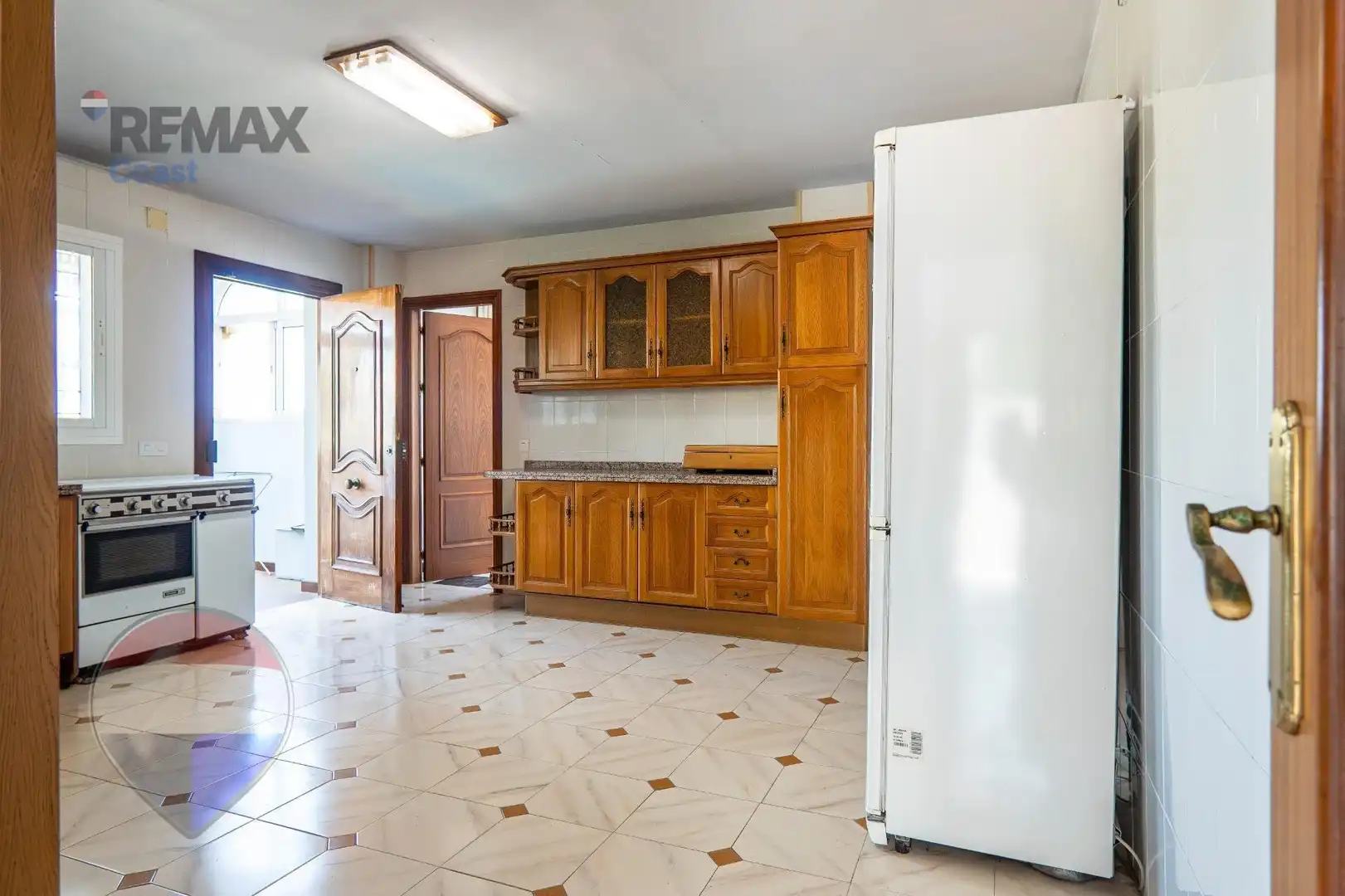 Cuina de Casa o xalet en venda en Alhaurín de la Torre amb Piscina comunitària
