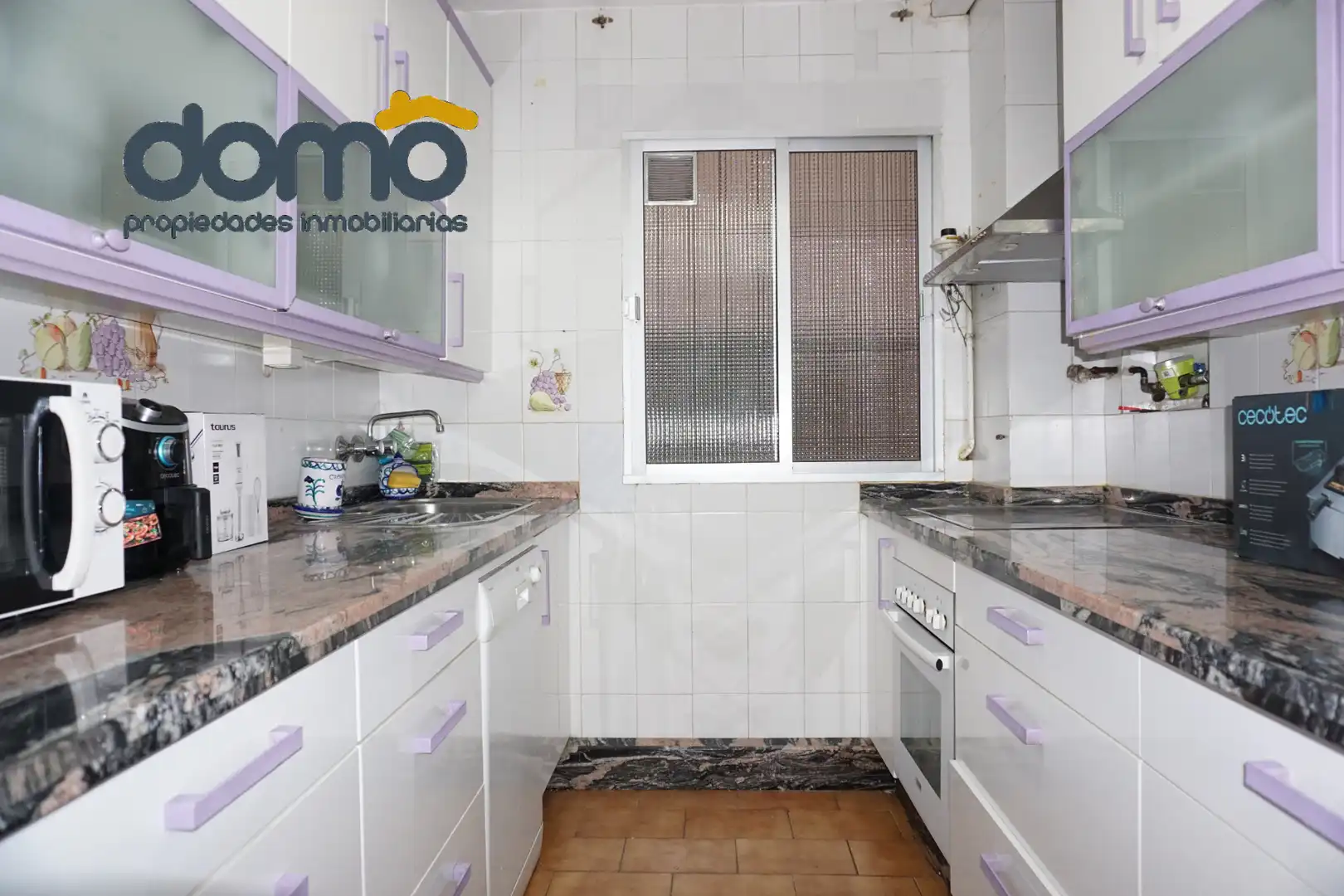 Cocina de Piso para compartir en Granada con Amueblado, Horno y Lavadora