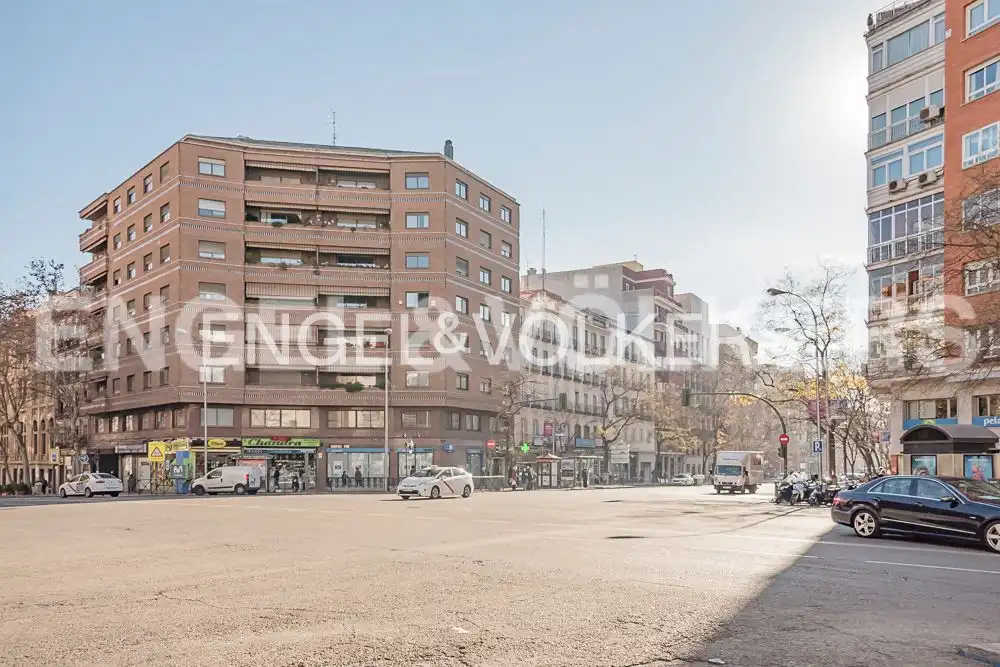 Vista exterior de Ático en venta en Madrid con Aire acondicionado, Calefacción y Terraza