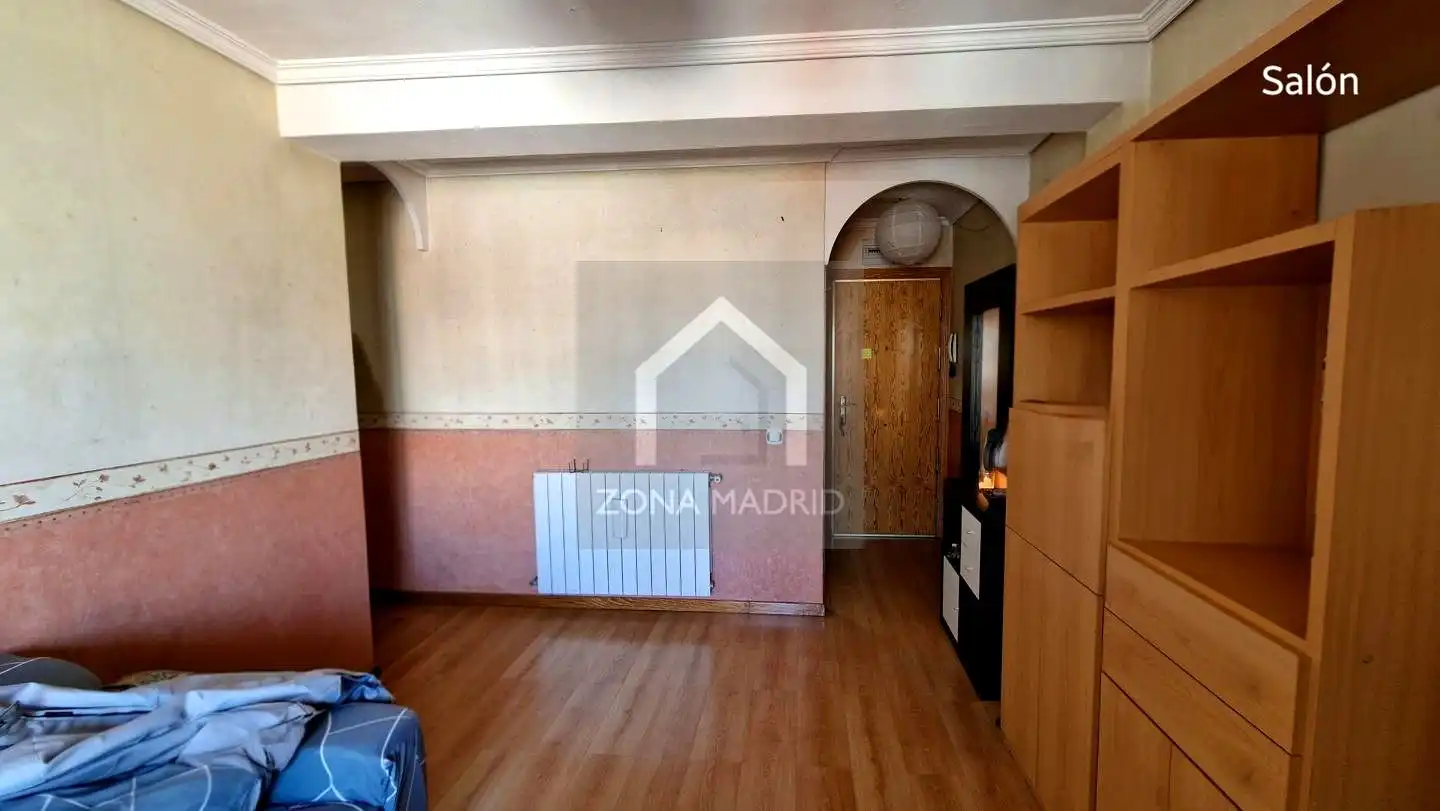 Bedroom of Flat for sale in Madrid  with Air Conditioner and Terrace