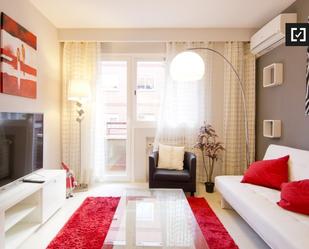 Living room of Flat to rent in  Madrid Capital  with Air Conditioner, Heating and Furnished