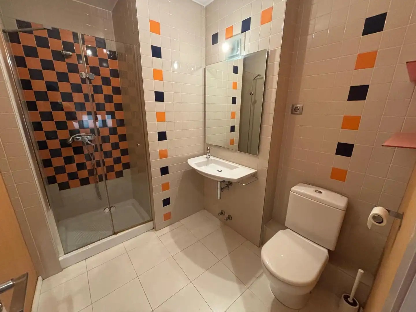 Baño de Piso de alquiler en Murcia con Aire acondicionado, Calefacción y Amueblado