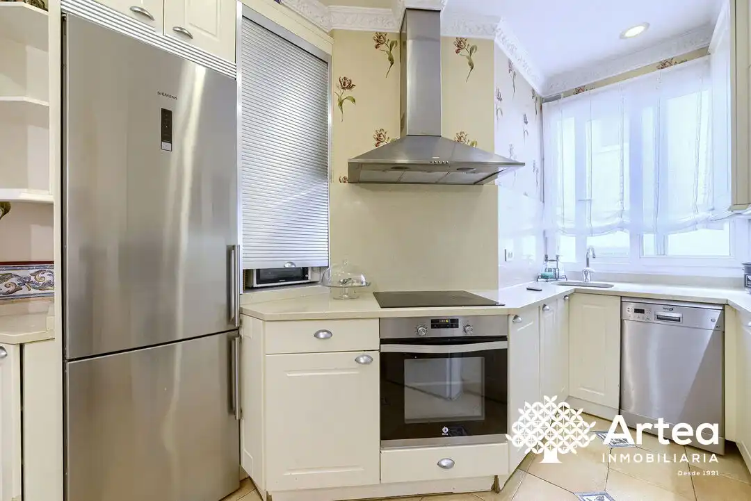 Cocina de Piso en venta en Getxo  con Calefacción, Trastero y Balcón