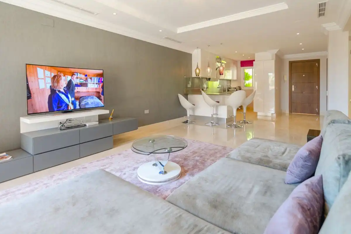 Sala d'estar de Apartament en venda en Marbella amb Aire condicionat, Calefacció i Parquet