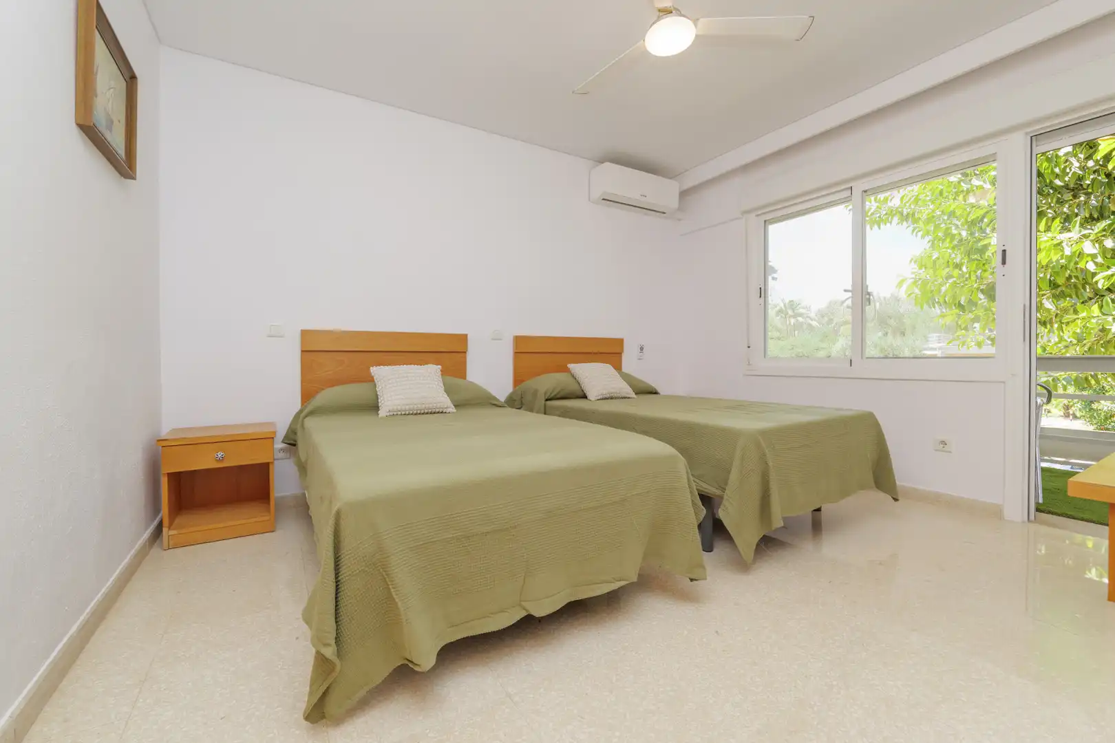 Habitación de Apartamento en venta en Torremolinos con Aire acondicionado, Terraza y Amueblado
