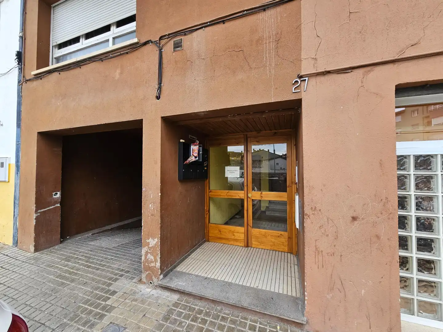 Garage zum Verkauf in Banyoles
