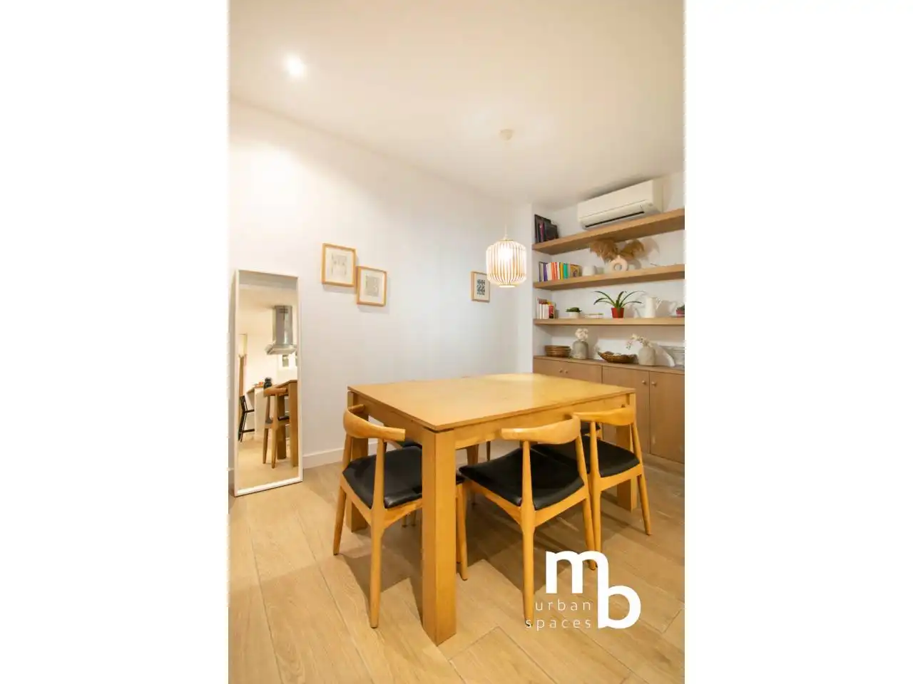 Comedor de Apartamento de alquiler en Madrid con Aire acondicionado, Calefacción y Amueblado
