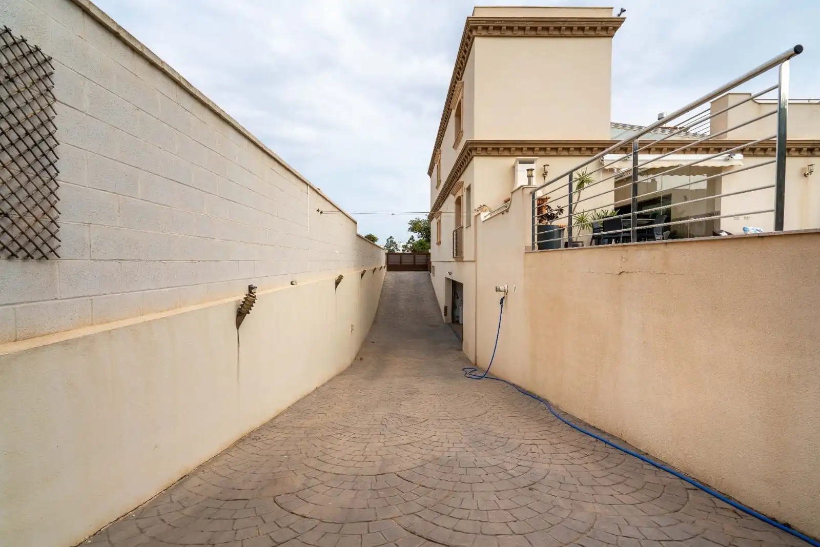 Vista exterior de Casa o chalet en venta en Almería con Aire acondicionado, Calefacción y Jardín privado