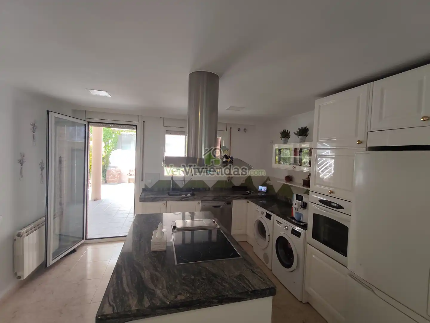 Cocina de Casa o chalet en venta en Begues con Calefacción, Jardín privado y Parquet