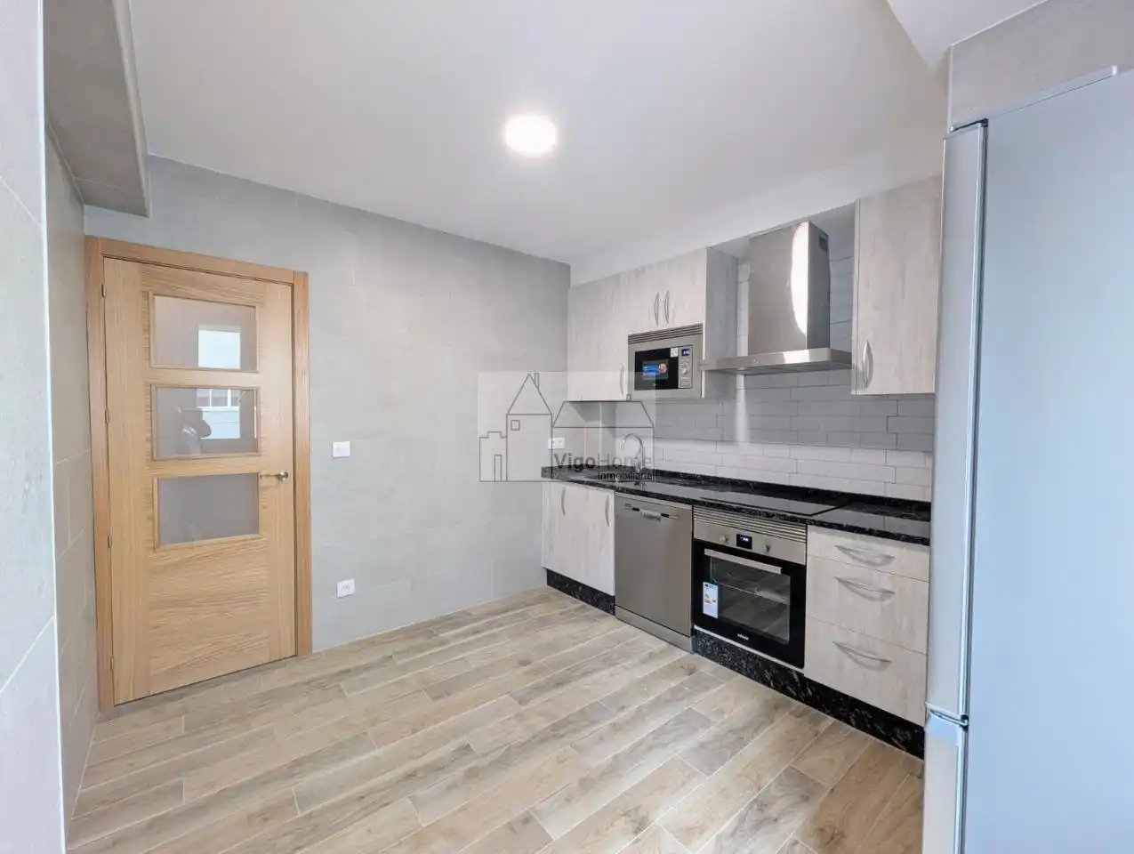 Cocina de Piso de alquiler en Vigo  con Calefacción, Terraza y Amueblado