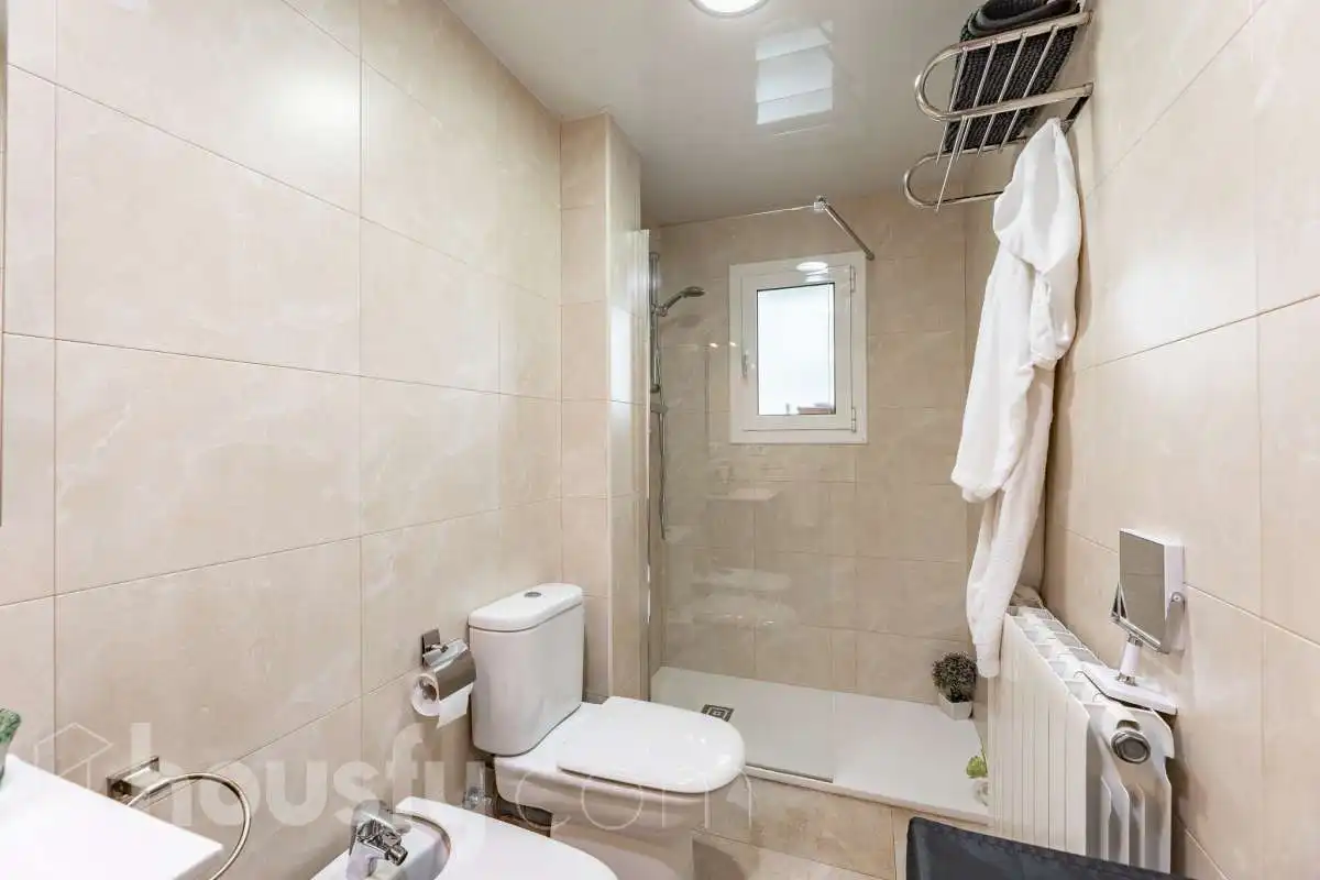 Baño de Piso en venta en Sant Boi de Llobregat con Calefacción, Amueblado y Balcón