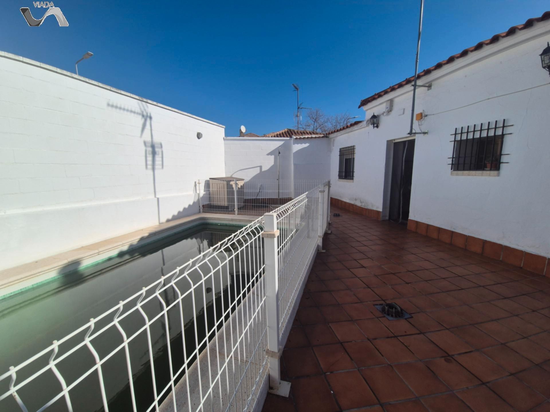 Swimming pool of House or chalet for sale in Puertollano  with Air Conditioner, Storage room and Swimming Pool