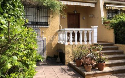 Vista exterior de Casa o xalet en venda en Paterna amb Aire condicionat, Terrassa i Piscina comunitària