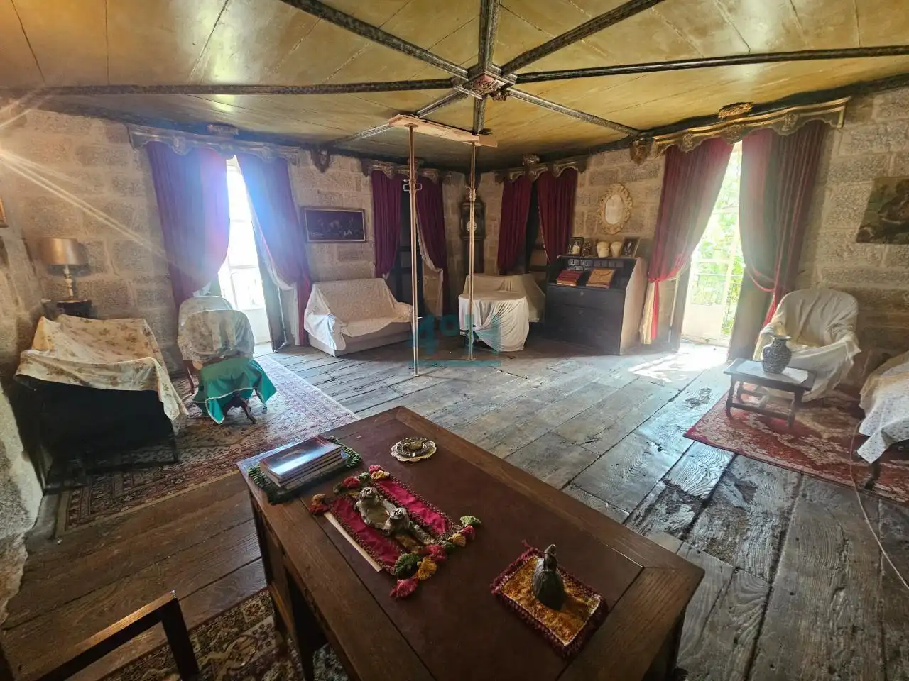 Sala de estar de Finca rústica en venta en Beade  con Jardín privado y Amueblado