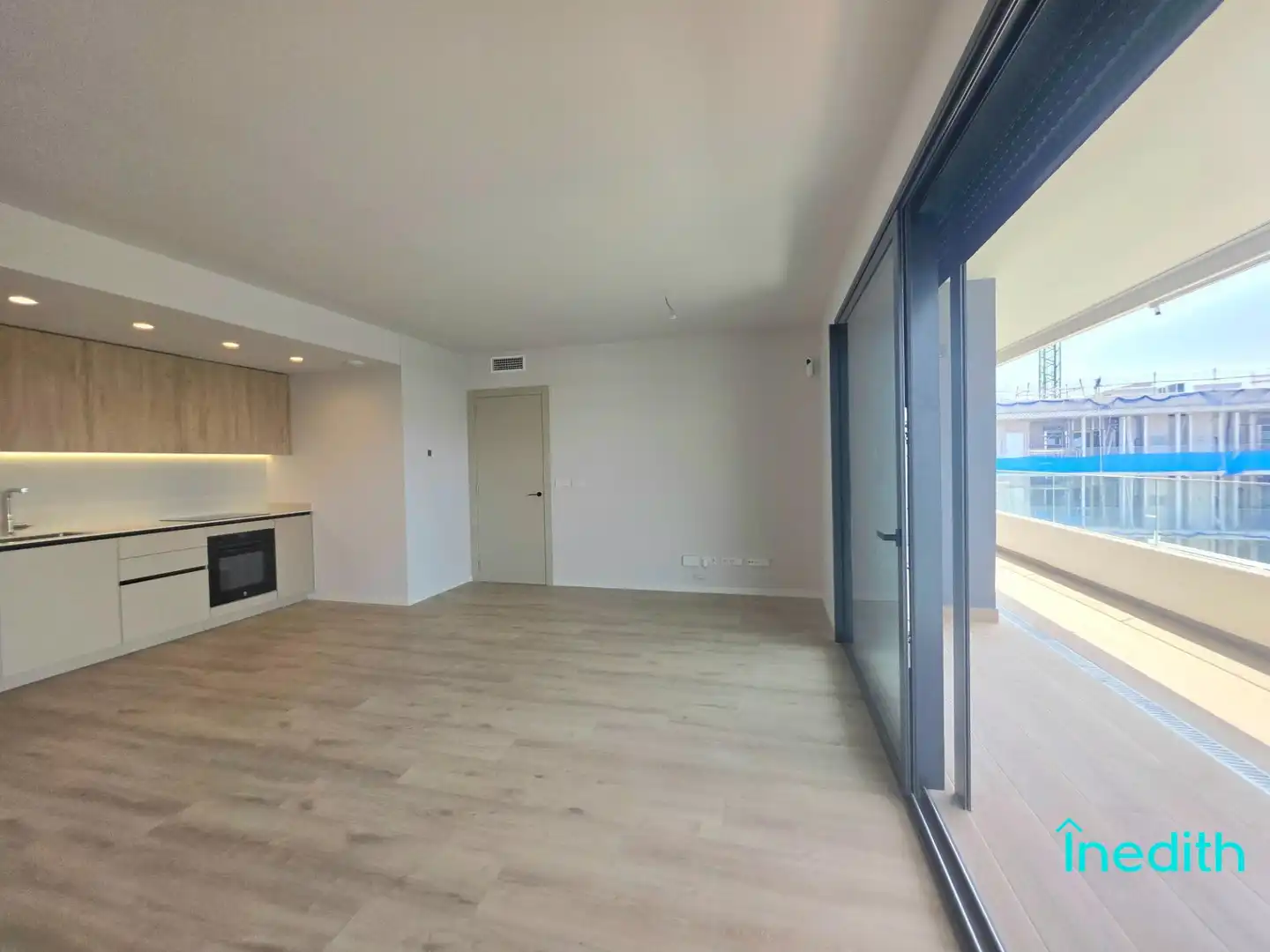 Sala de estar de Piso en venta en Sant Pere de Ribes con Aire acondicionado, Calefacción y Jardín privado