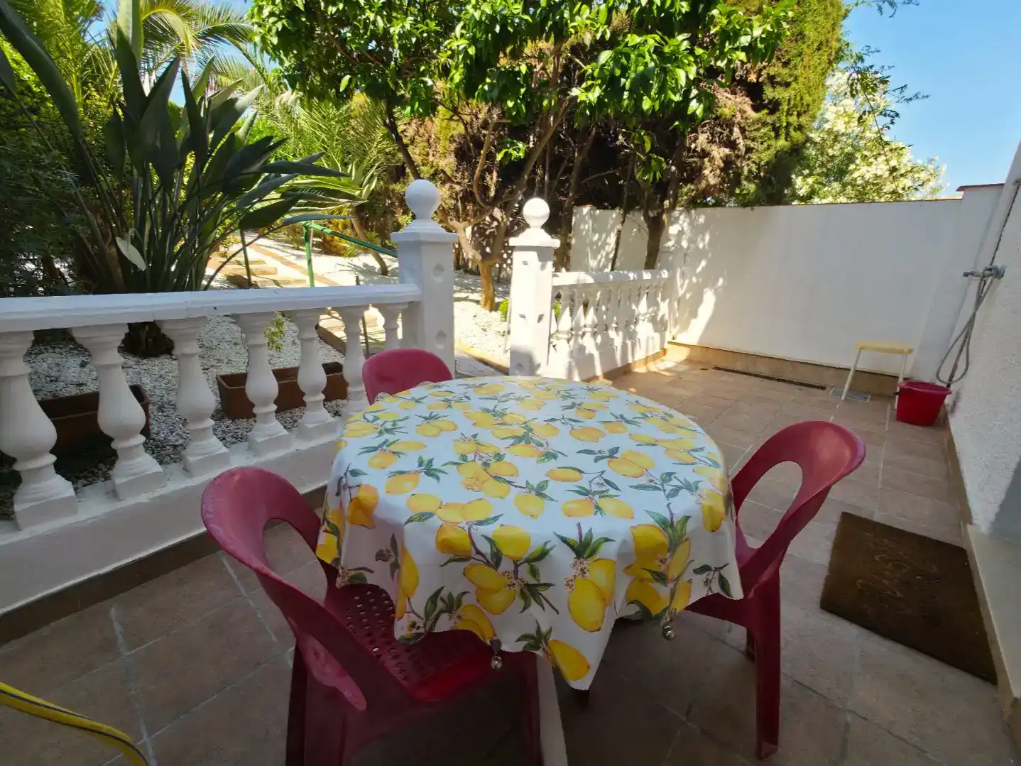 Terrassa de Casa adosada en venda en Marbella amb Aire condicionat i Balcó