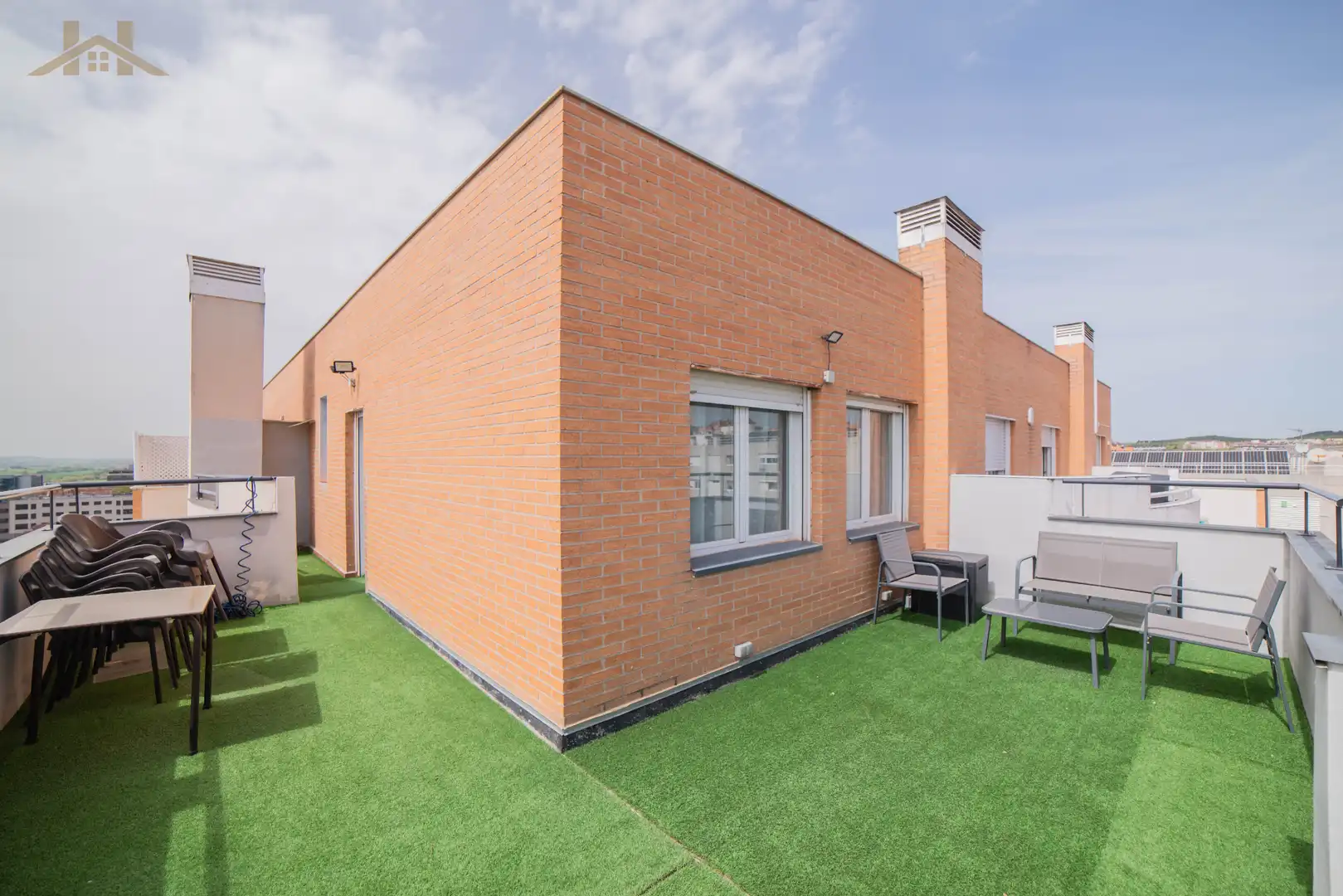 Vista exterior de Dúplex en venta en Rivas-Vaciamadrid con Aire acondicionado, Calefacción y Terraza