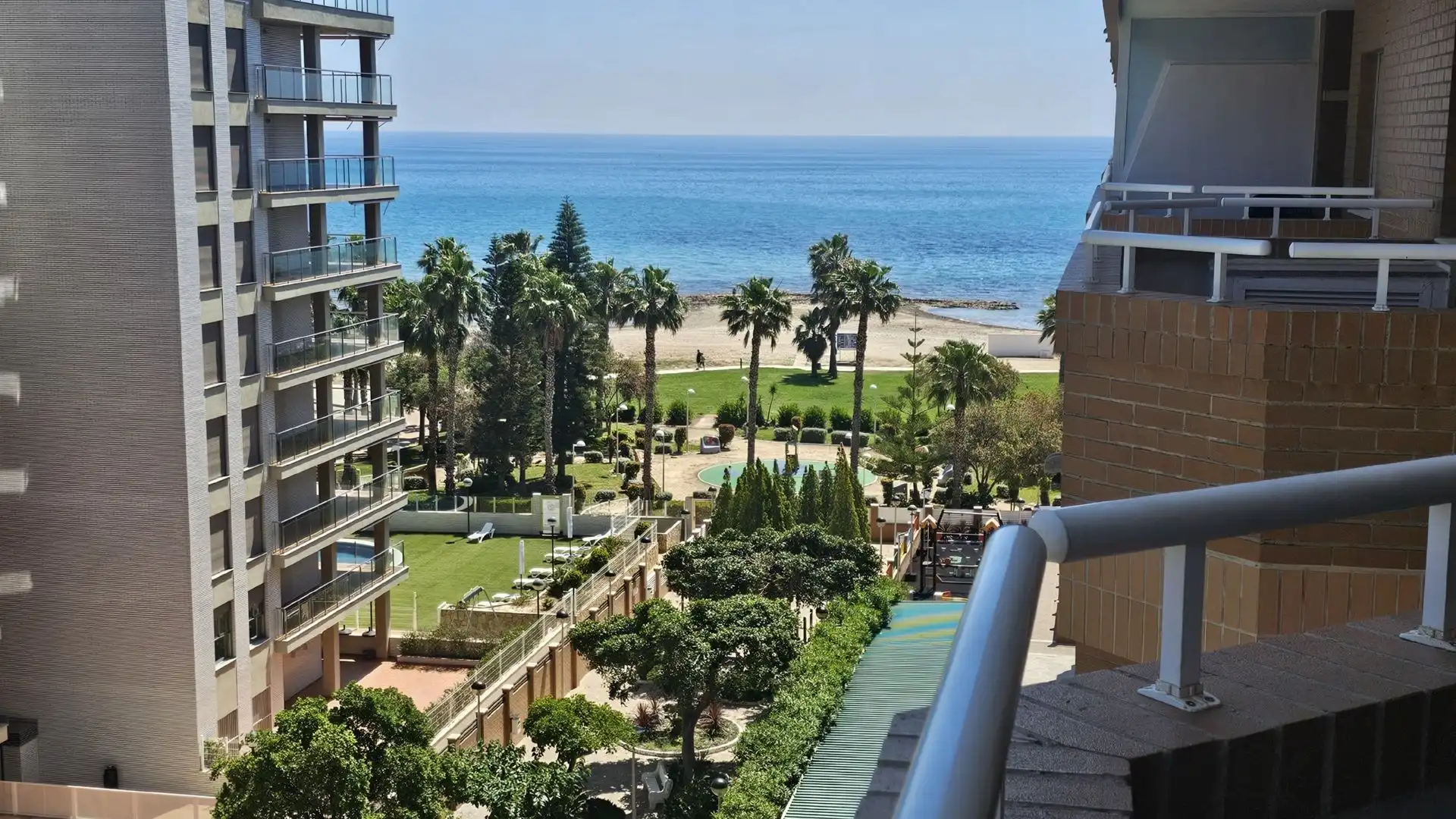 Apartament amb piscina en venda a Amplaries 35