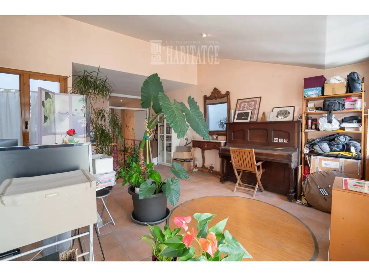Dúplex en venta en Vic con Calefacción, Terraza y Alarma