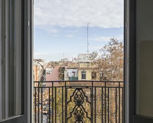 Exterior view of Apartment for sale in  Madrid Capital  with Heating and Balcony