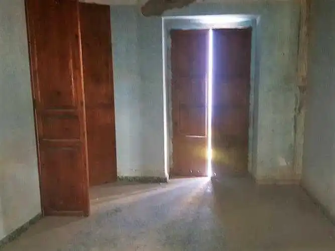 Commercial properties for sale in Llombai