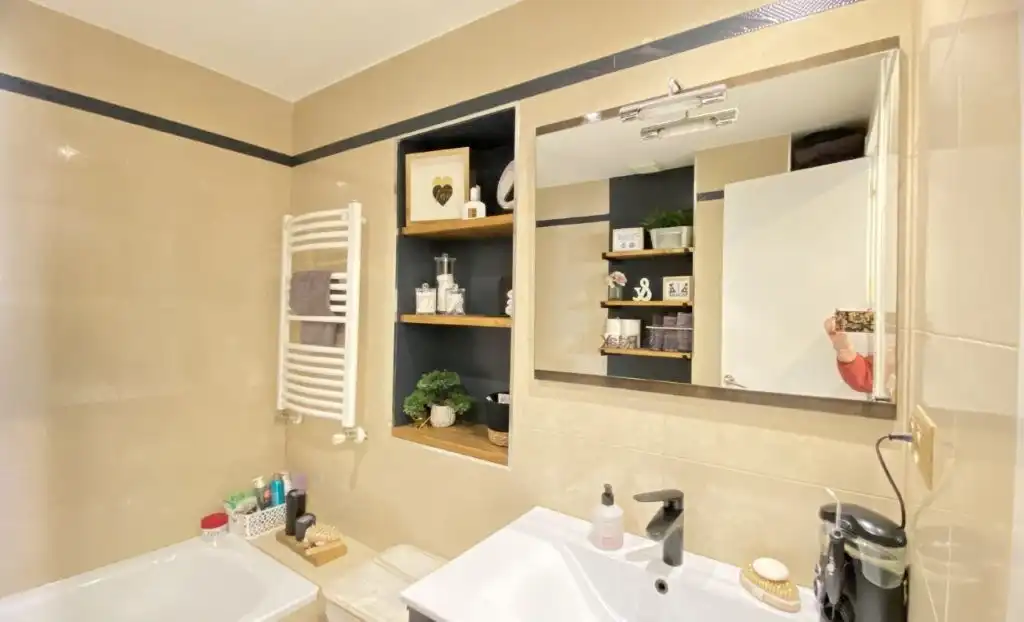 Bathroom of Flat for sale in Leganés  with Air Conditioner, Heating and Terrace