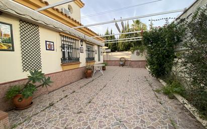 Vista exterior de Casa o xalet en venda en Islantilla amb Aire condicionat, Terrassa i Traster