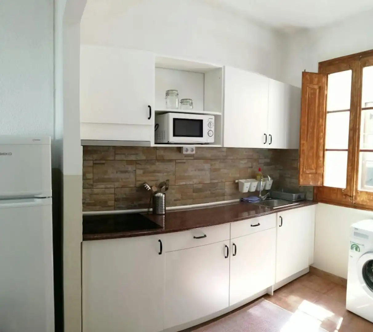 Küche von Wohnung zur untervermieten in Barcelona mit Waschmaschine