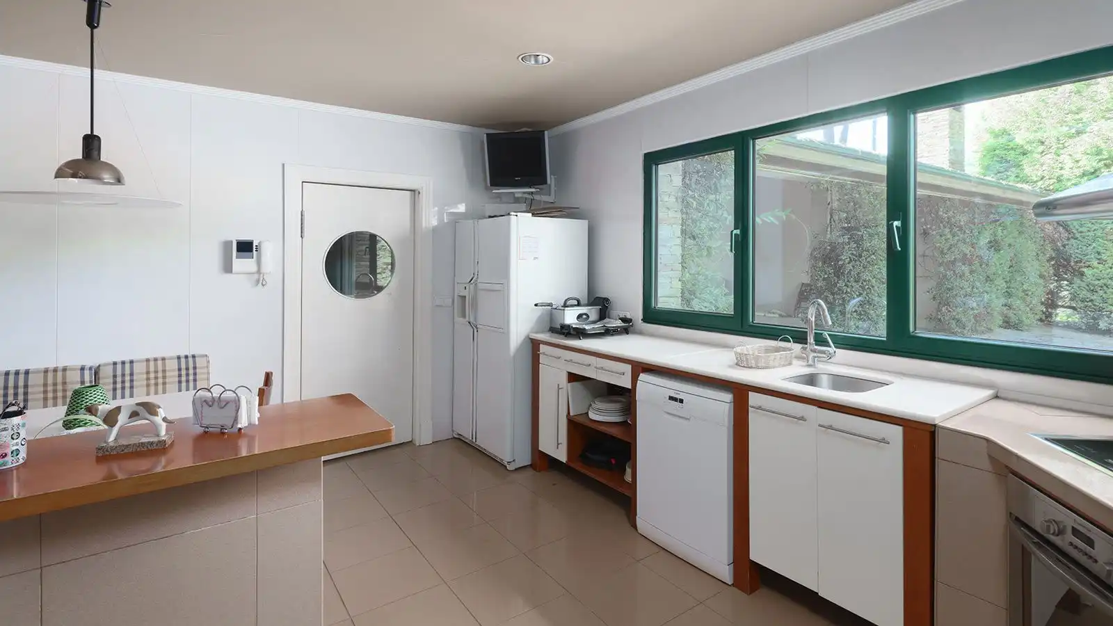 Cocina de Casa o chalet en venta en Oleiros con Calefacción, Jardín privado y Parquet