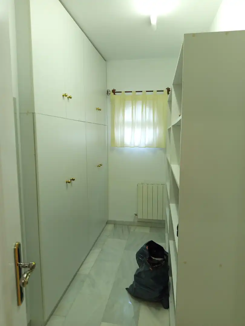 Dormitori de Casa o xalet en venda en Jaén amb Aire condicionat, Calefacció i Jardí privat