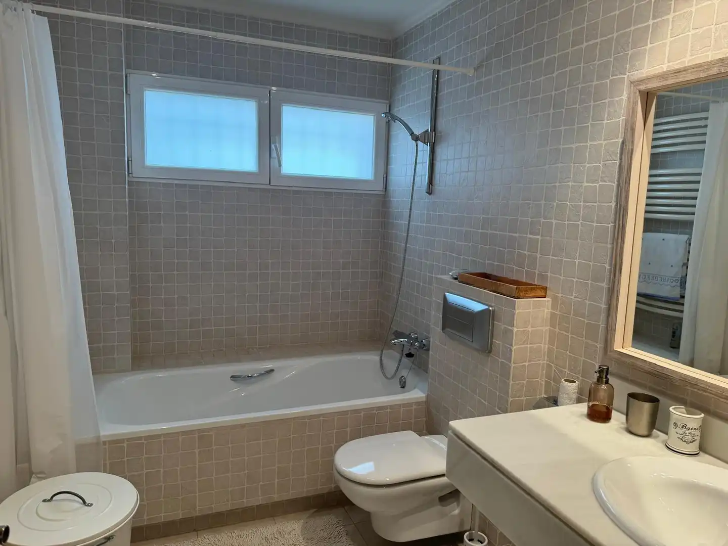 Bany de Casa o xalet en venda en Borriol amb Aire condicionat, Jardí privat i Terrassa