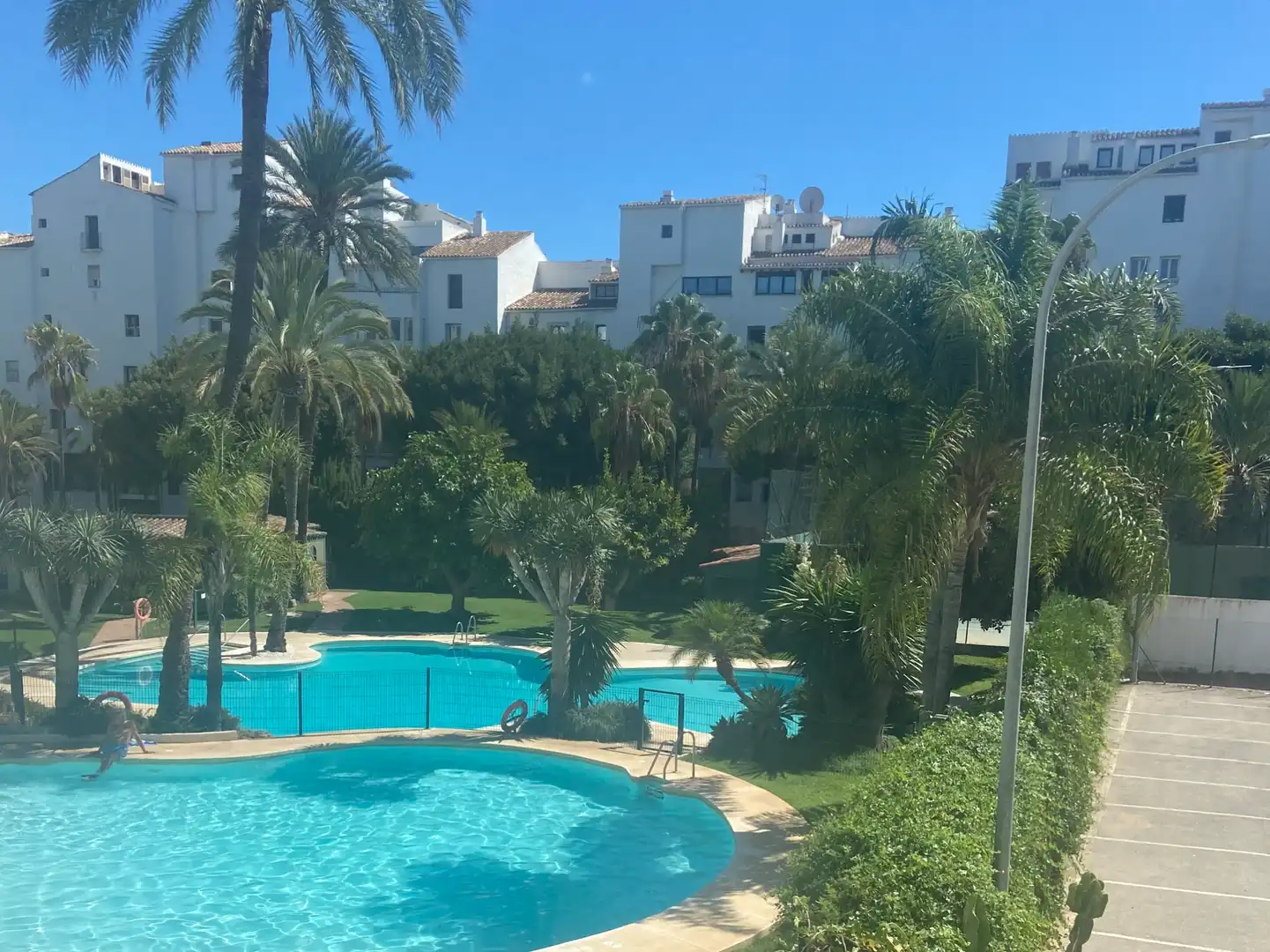 Jardí de Apartament de lloguer en Marbella amb Aire condicionat, Terrassa i Piscina