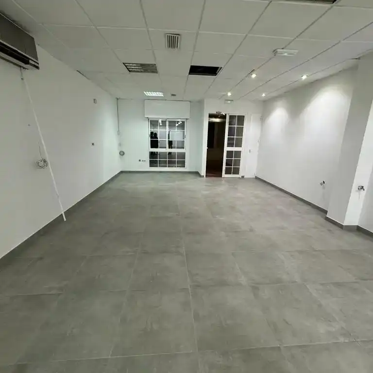 Local comercial en venda a Cabra, imagen 2