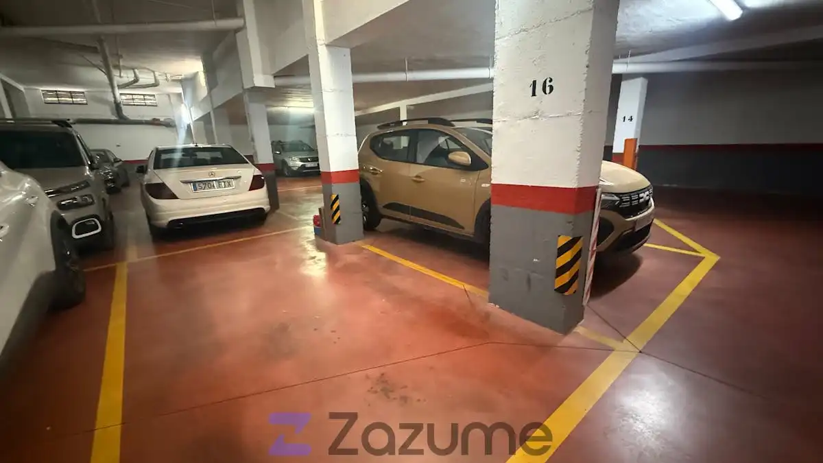 Aparcament de Apartament de lloguer en Murcia amb Aire condicionat, Moblat i Forn