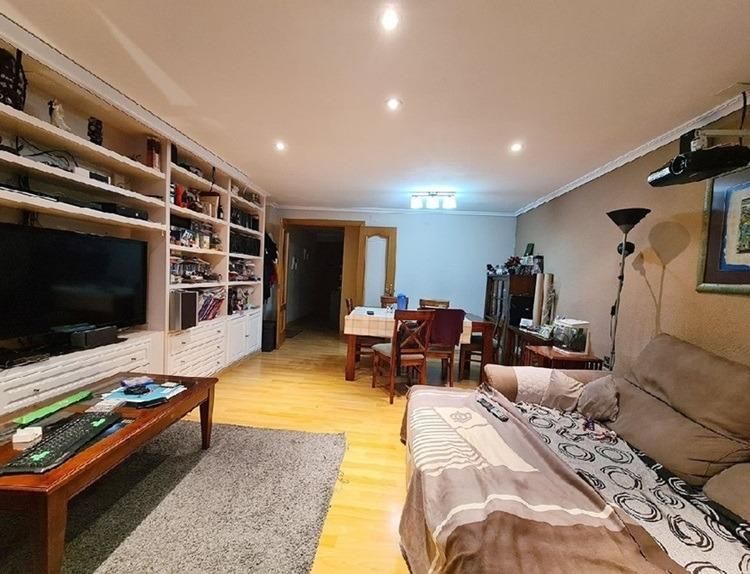 Living room of Flat to rent in Burjassot  with Air Conditioner, Private garden and Parquet flooring