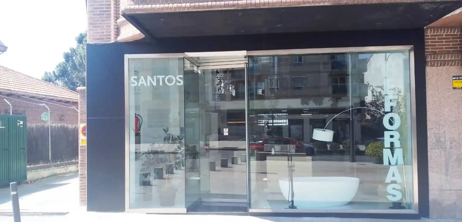 Local comercial en venta en Avenida de Honorio Lozano 59