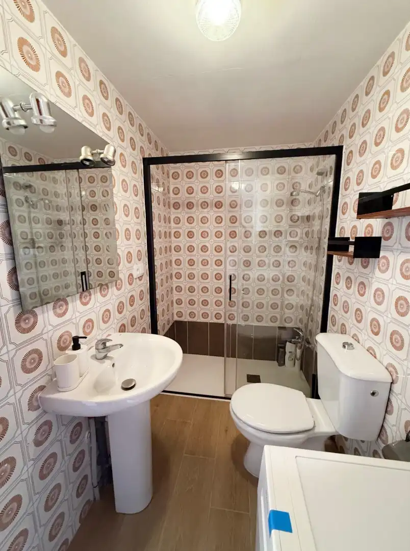 Bathroom of Flat for rent in Huétor Tájar  with Furnished, Washing machine and Microwave