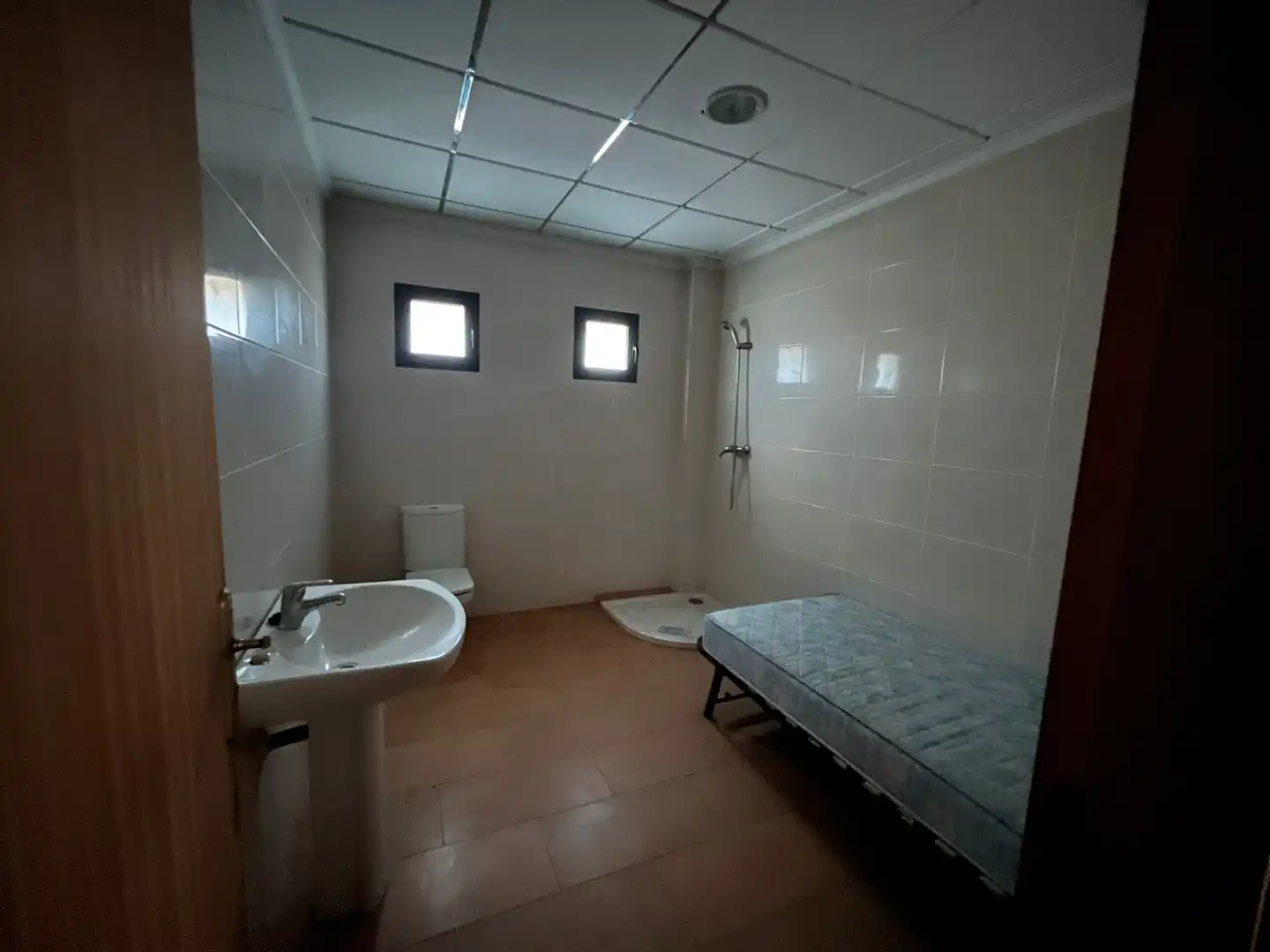 Badezimmer von Fabrikhallen zum Verkauf in San Vicente del Raspeig / Sant Vicent del Raspeig mit Alarm
