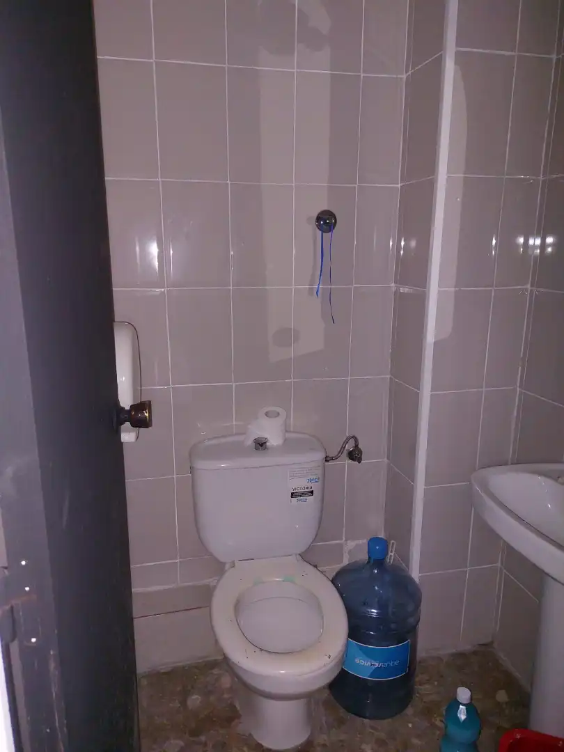 Baño de Local de alquiler en Valencia con Aire acondicionado y Parquet