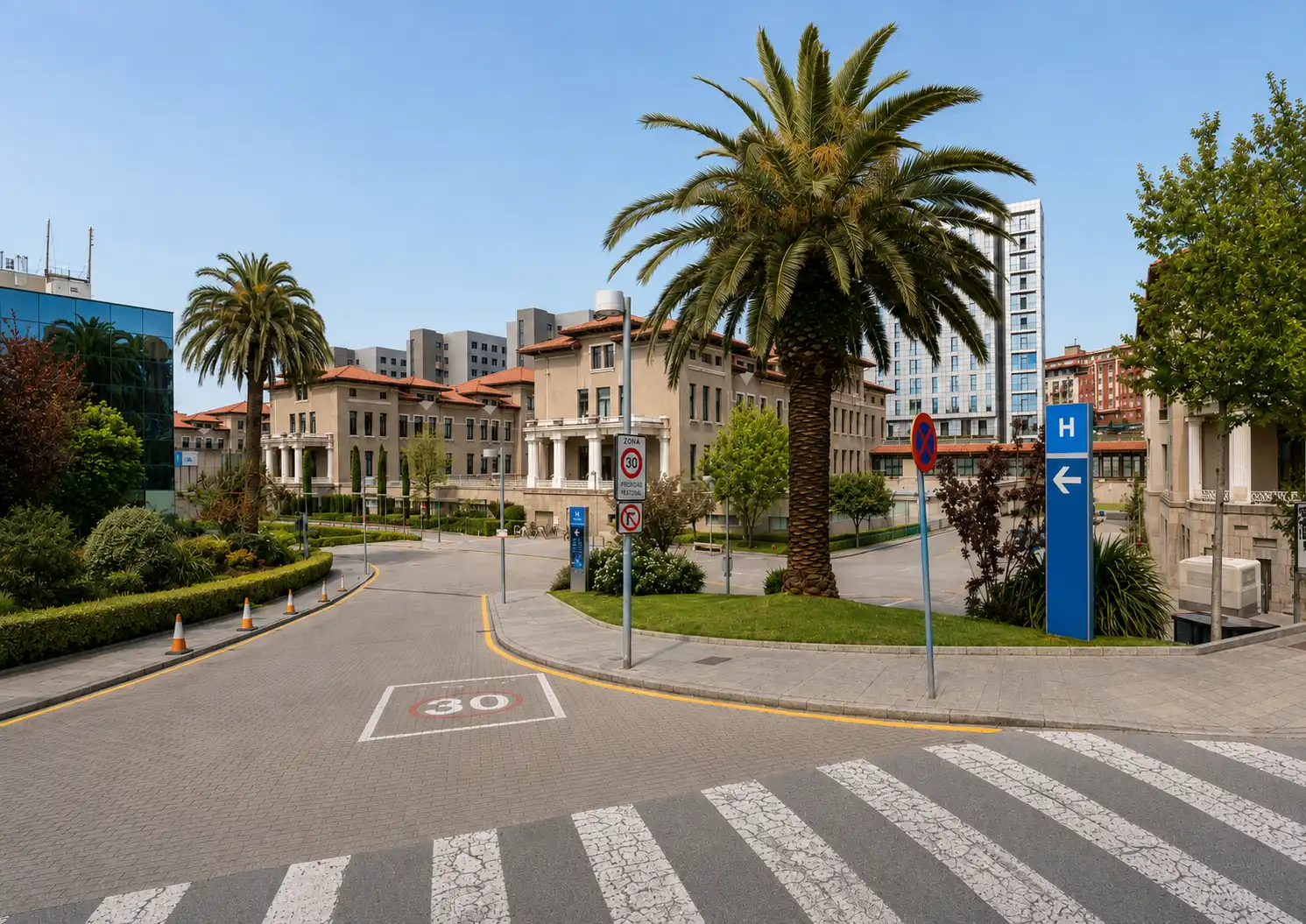 Exterior view of Flat for rent in Santander  with Heating, Furnished and Oven